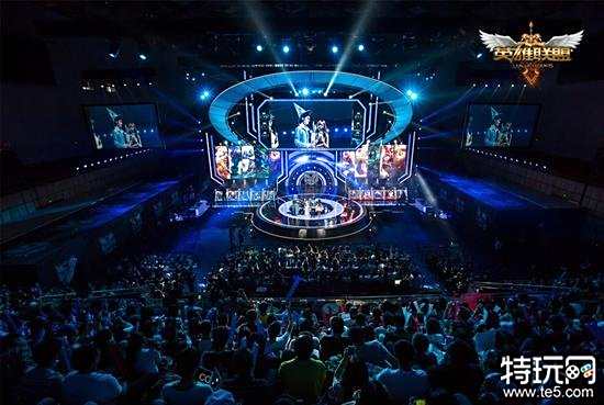 露出郑钦文 露出郑钦文