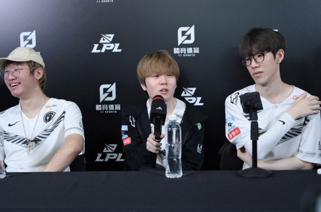 通过虚拟现 通过虚拟现