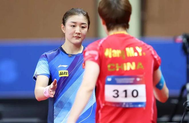 在这个背景 在这个背景